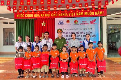 TRƯỜNG TIỂU HỌC TRẦN VĂN ƠN TỔ CHỨC BUỔI TUYÊN TRUYỀN AN TOÀN GIAO THÔNG VỚI CHỦ ĐỀ “THÂN THIỆN CÙNG GIAO THÔNG”