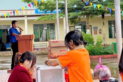 Trường Tiểu học Trần Văn Ơn hưởng ứng hoạt động hỗ trợ đồng bào bị thiệt hại do mưa lũ